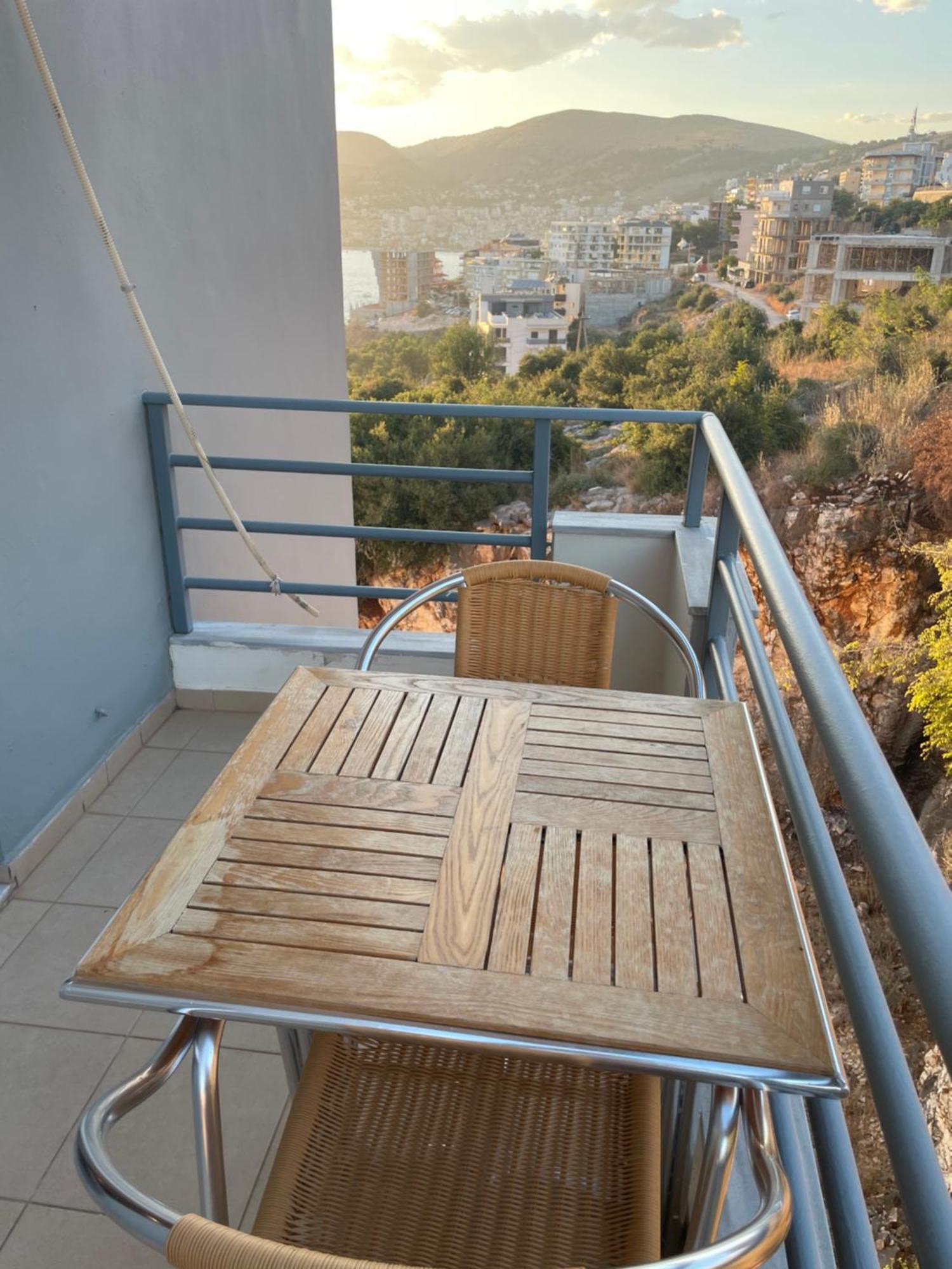 Honey Studios Sarandë Esterno foto