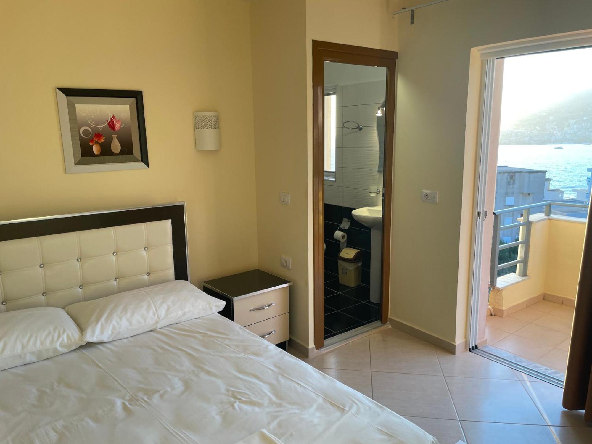Honey Studios Sarandë Esterno foto