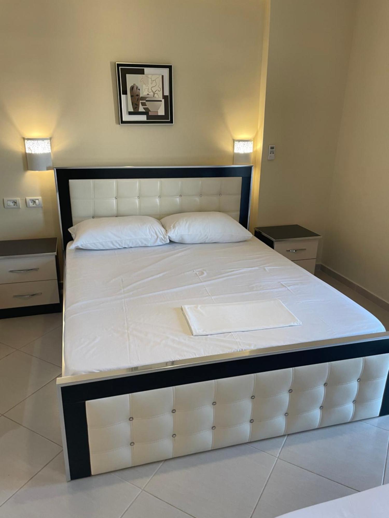 Honey Studios Sarandë Esterno foto